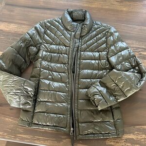 Women’s Gap - Size Small - Olive Puffer Lightweight Coat